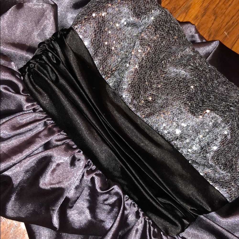 Dress - Picture 5 of 5